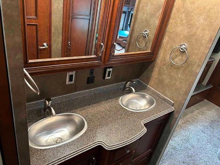 Used 2014 Newmar Ventana 3849
