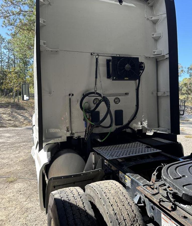 Used 2020 Kenworth T680 Sleeper Semi Truck