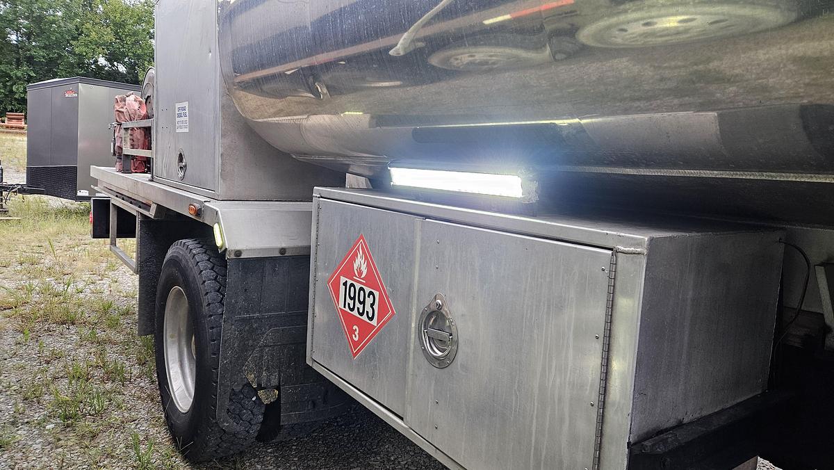 Used 2005 Peterbilt PB335