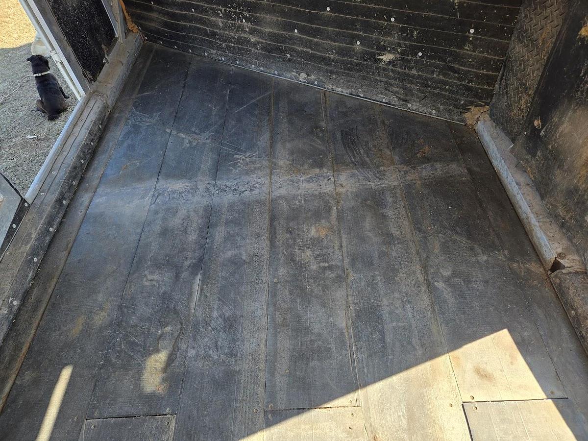 Used 1986 Lite Line 9 Horse Trailer