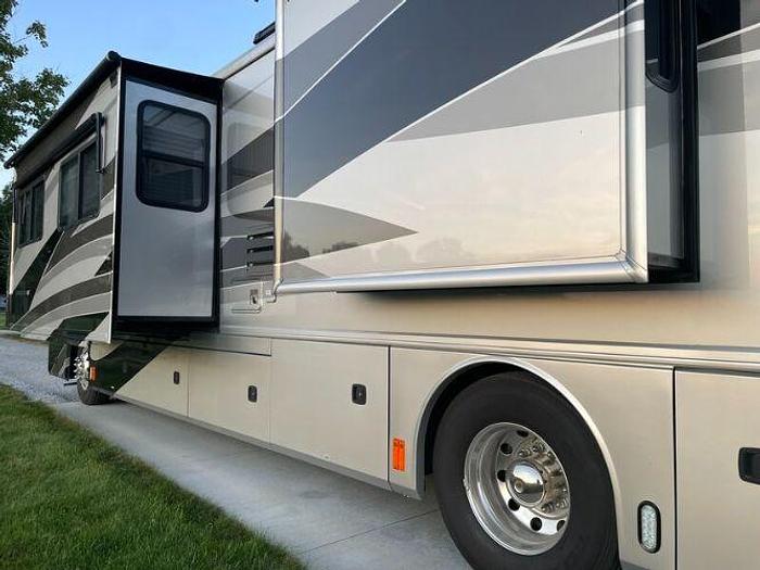 Used 2007 Fleetwood Revolution LE 40E