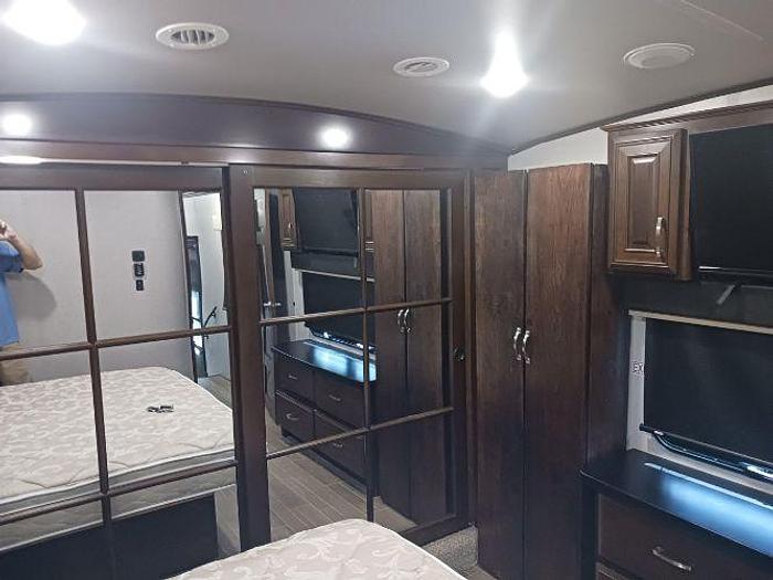 Used 2019 Jayco Pinnacle 36KPTS