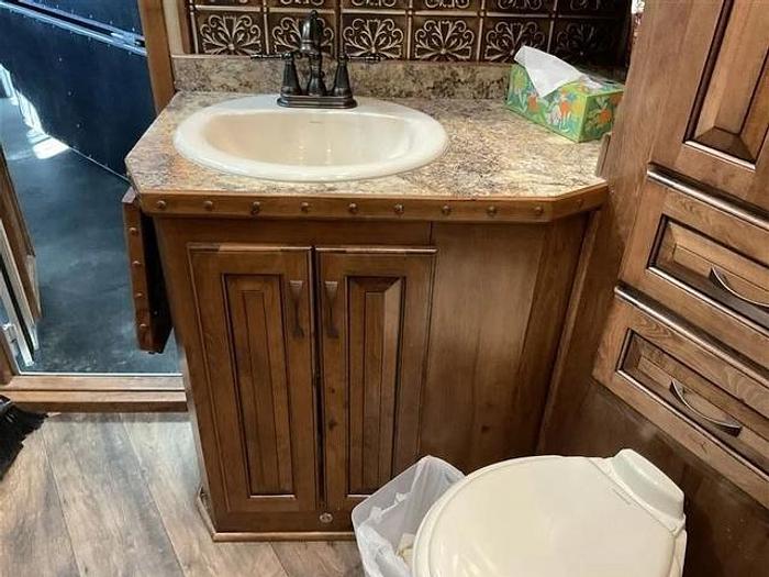 Used 2021 Twister 3 Horse Trailer with Living Quarters