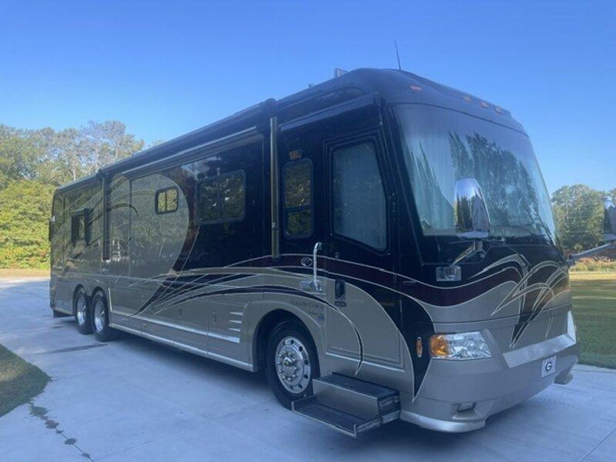 Used 2006 Country Coach Intrigue 530 Ovation