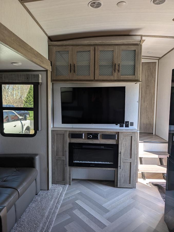 Used 2022 Forest River Salem Hemisphere 356qb