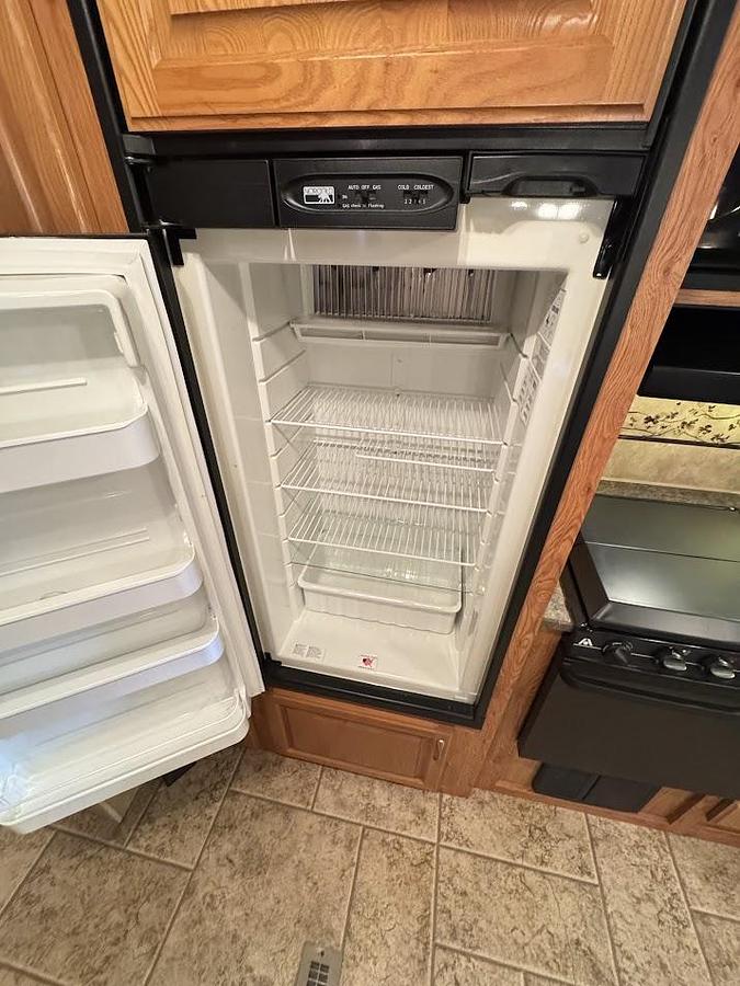 Used 2010 Jayco Eagle 320RLDS Travel Trailer