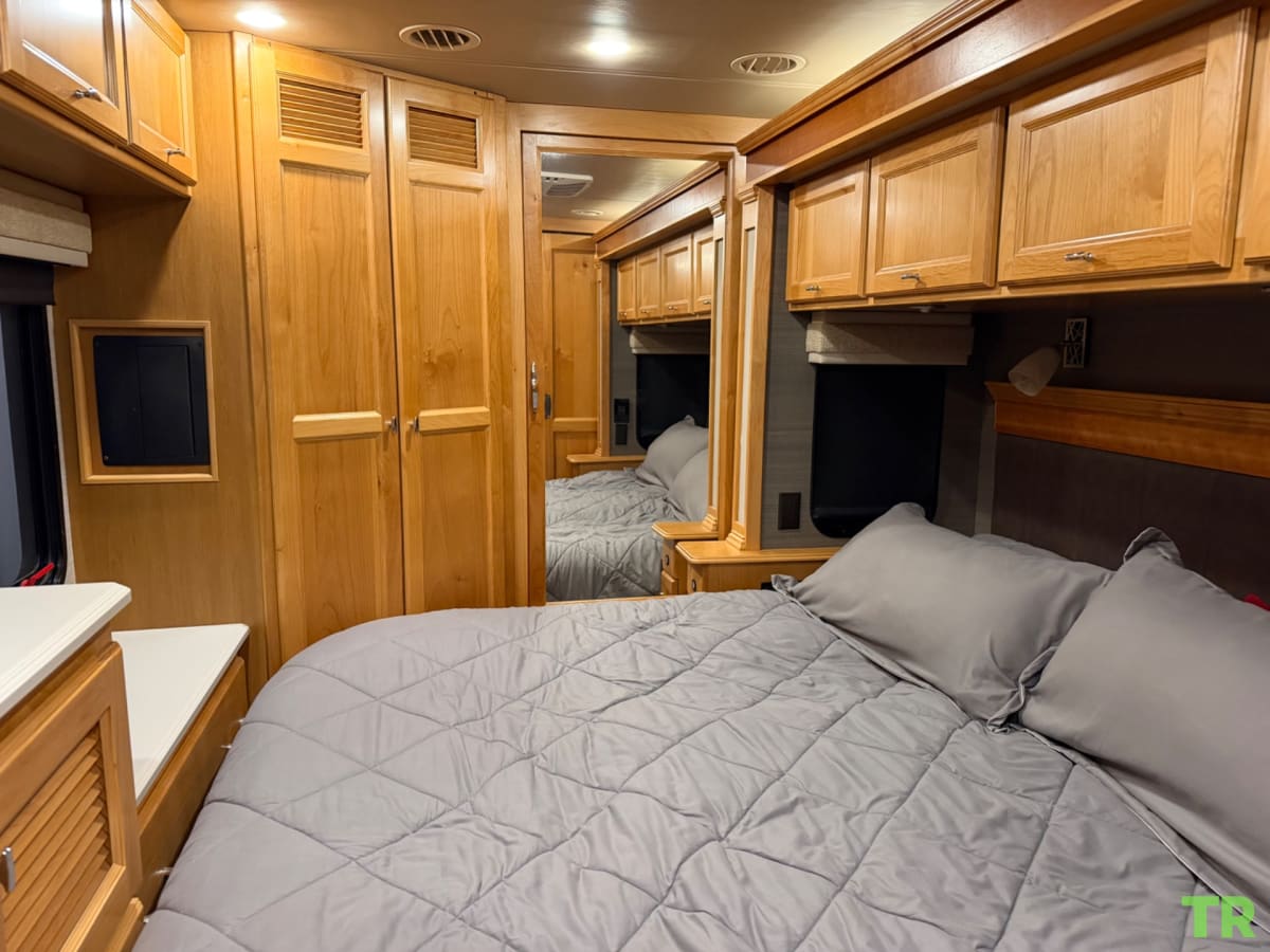 Used 2022 Tiffin Allegro RED 33AL