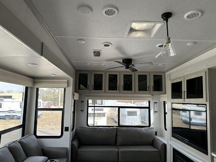 Used 2022 Palomino Columbus C Series 299RLC