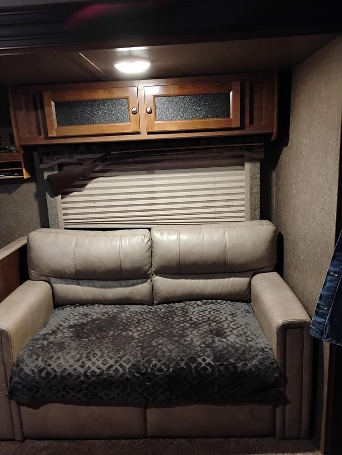 Used 2018 Keystone Hideout Travel Trailer