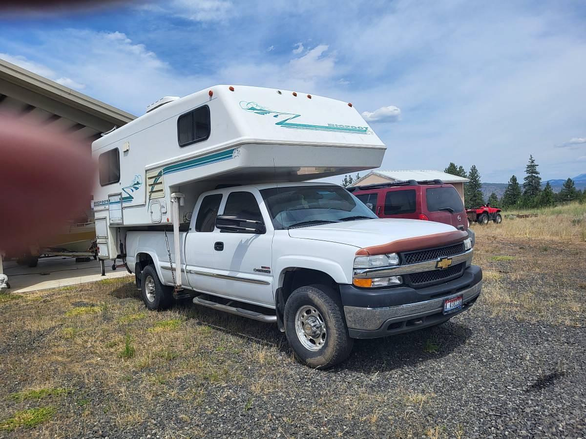 Used 1996 Bigfoot 2500 10’ Pickup Camper