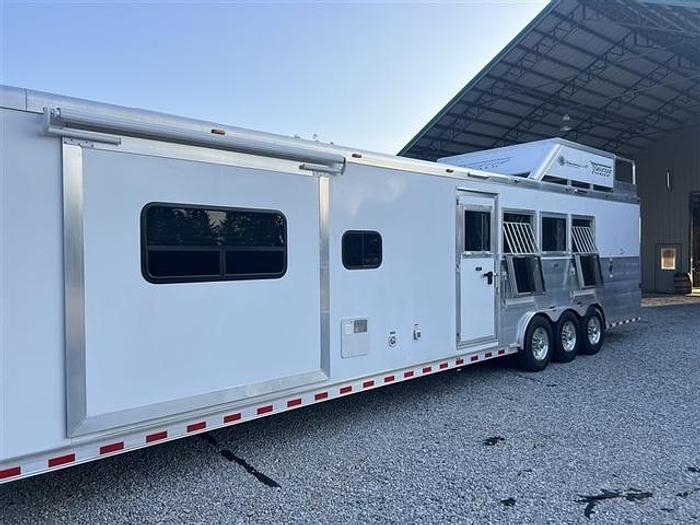 Used 2020 Twister 4 Horse Outlaw Conversion
