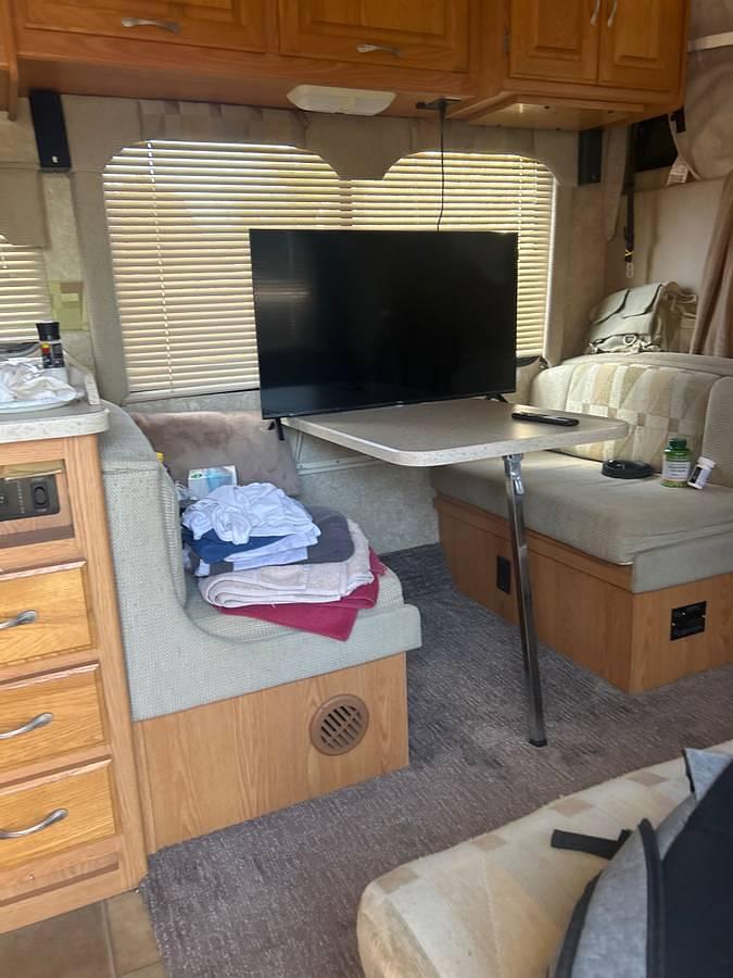 Used 2006 Chevrolet Four Winds 5000 Class C Motorhome