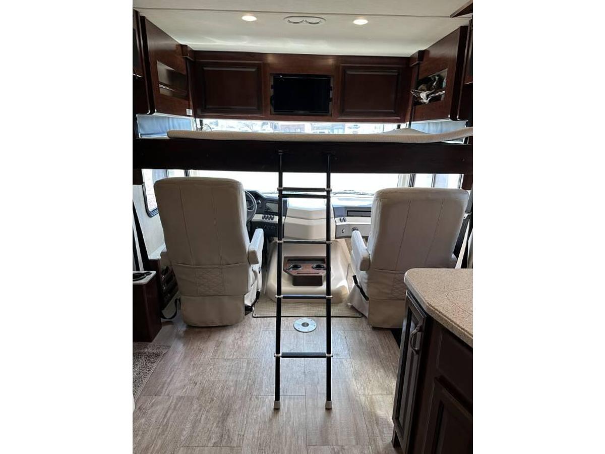 Used 2019 Fleetwood Southwind 34C