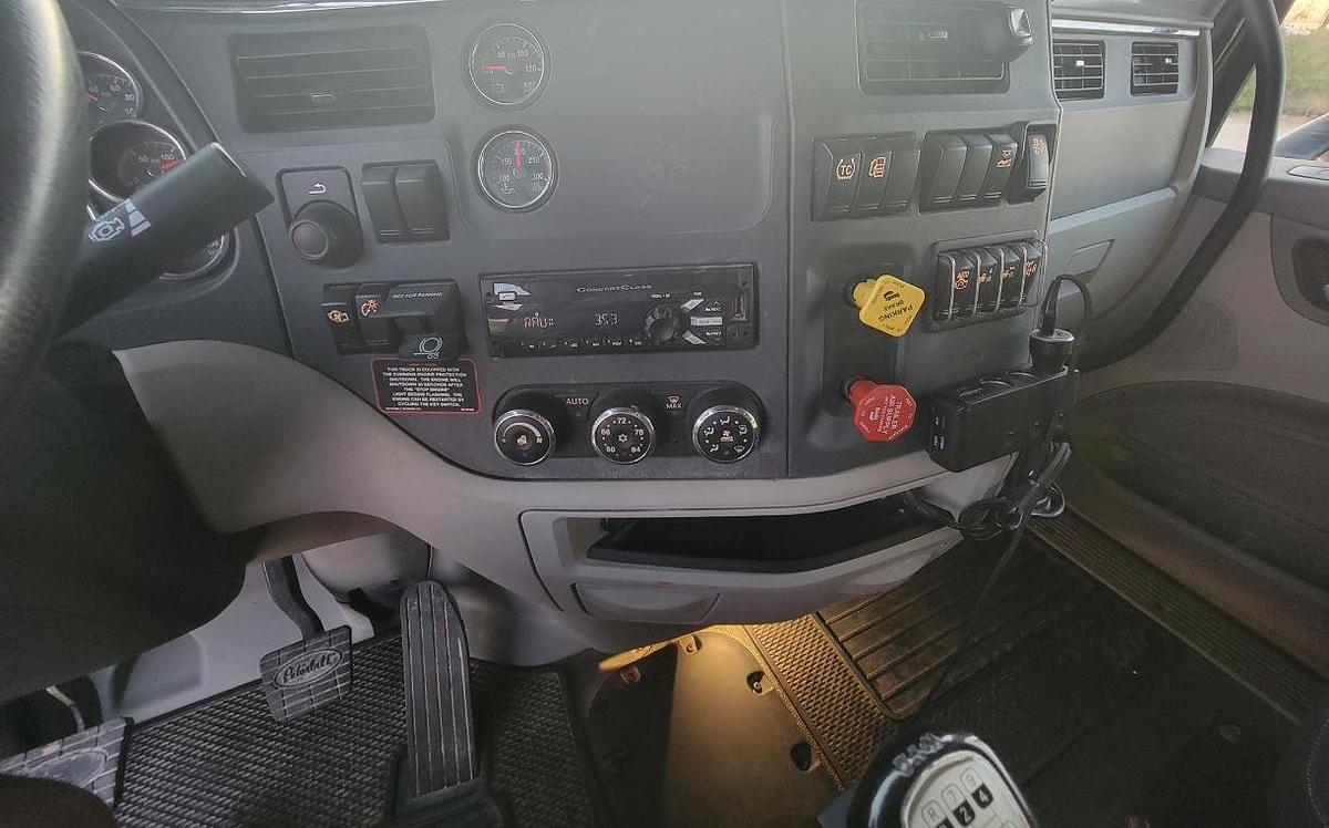 Used 2021 Peterbilt 567