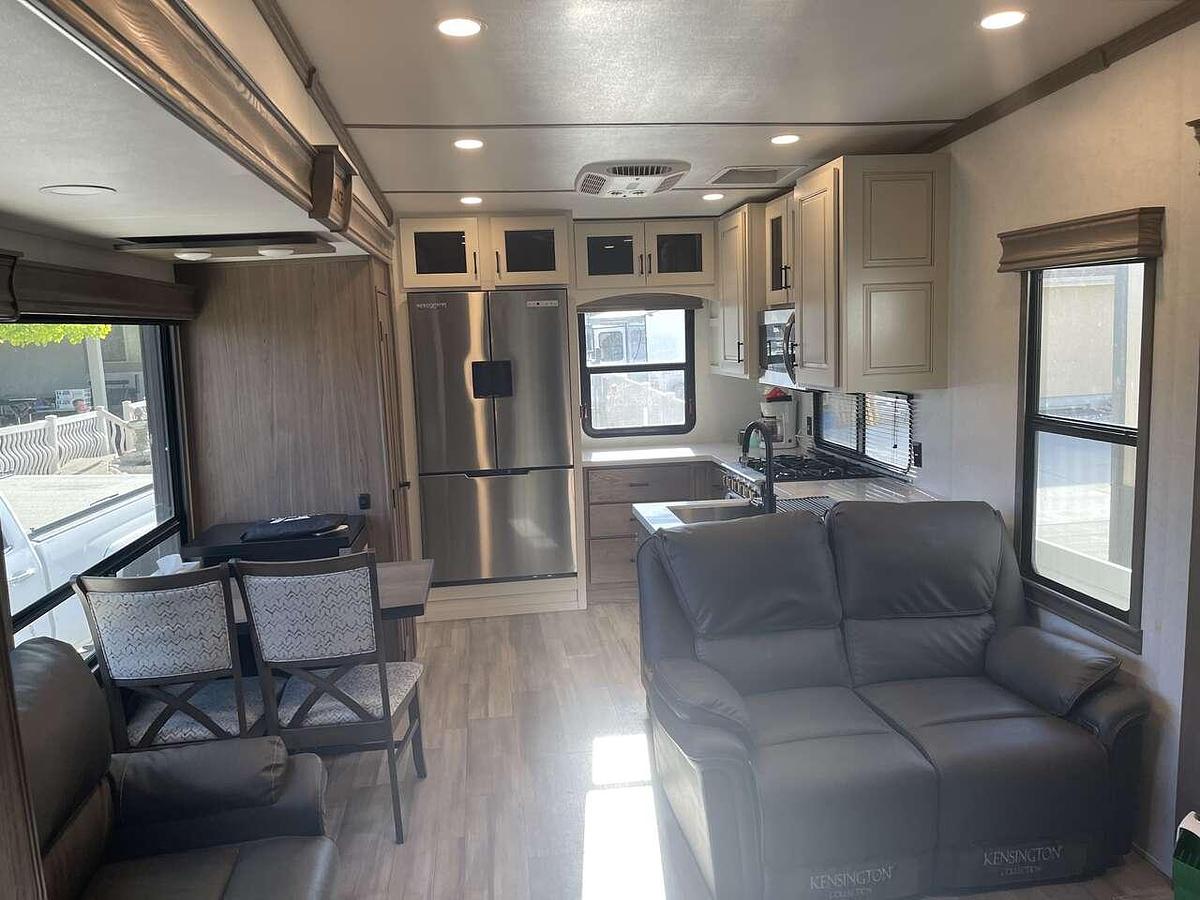 Used 2023 Alliance Paradigm R328K