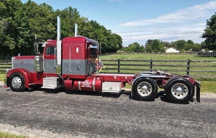 Used 2023 Peterbilt 389