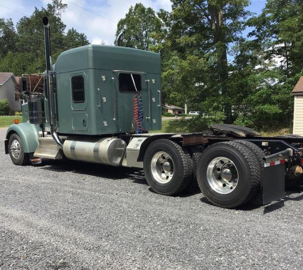 Used 2020 KENWORTH W900L