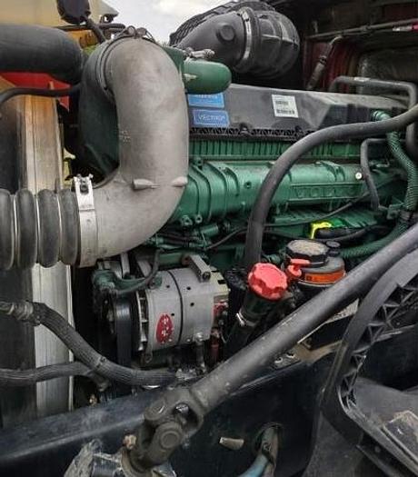 Used 2015 Volvo VNL64T780