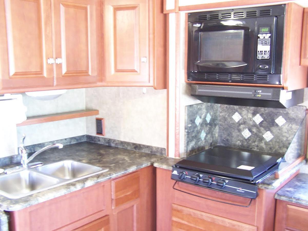 Used 2013 Itasca Sunstar 30T Class A Motorhome