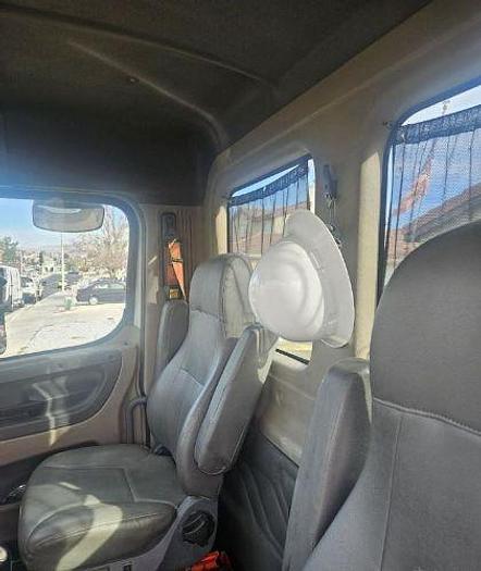 Used 2013 Freightliner Cascadia 125