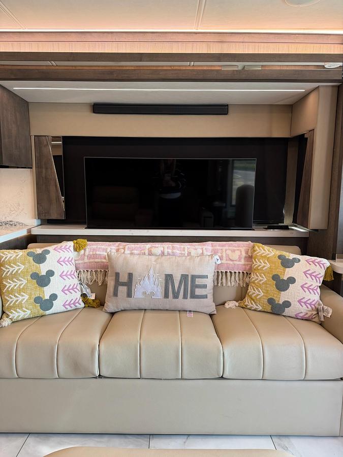 Used 2024 Tiffin Zephyr 45FZ