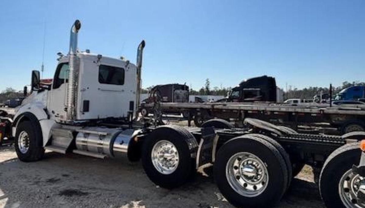 Used 2020 Kenworth T880