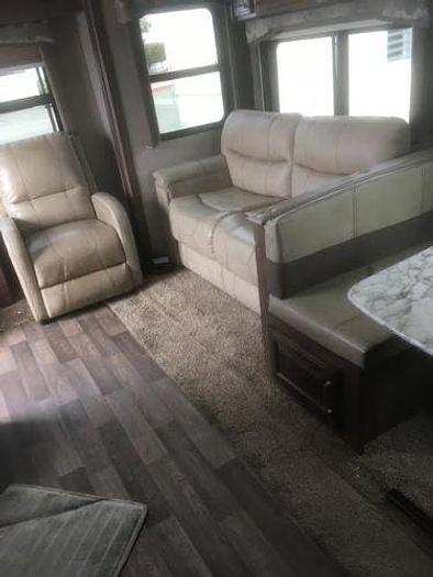 Used 2017 Keystone Cougar 26SABWE