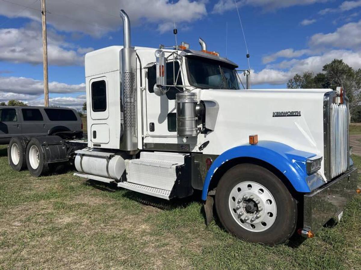 Used 2014 Kenworth W900L
