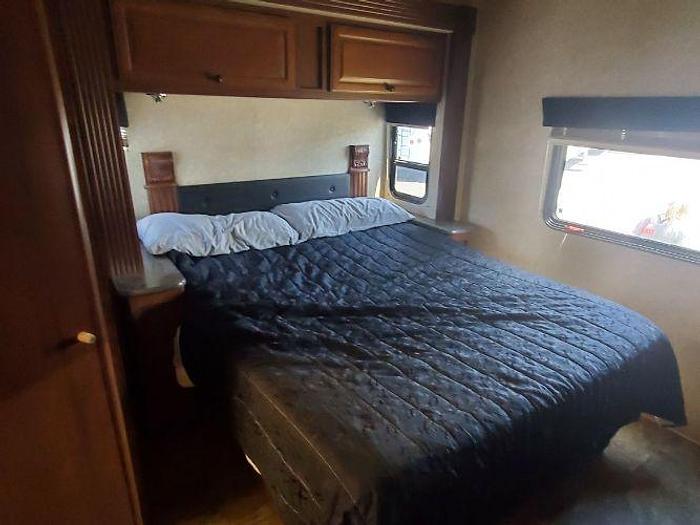 Used 2013 Fleetwood Jamboree Searcher M31