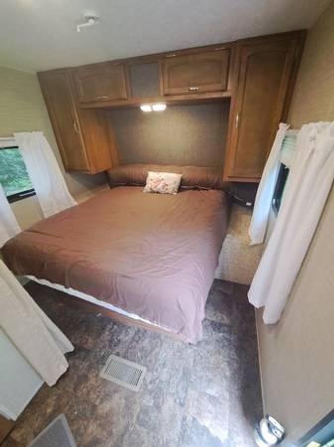 Used 2016 Keystone Summerland Camper