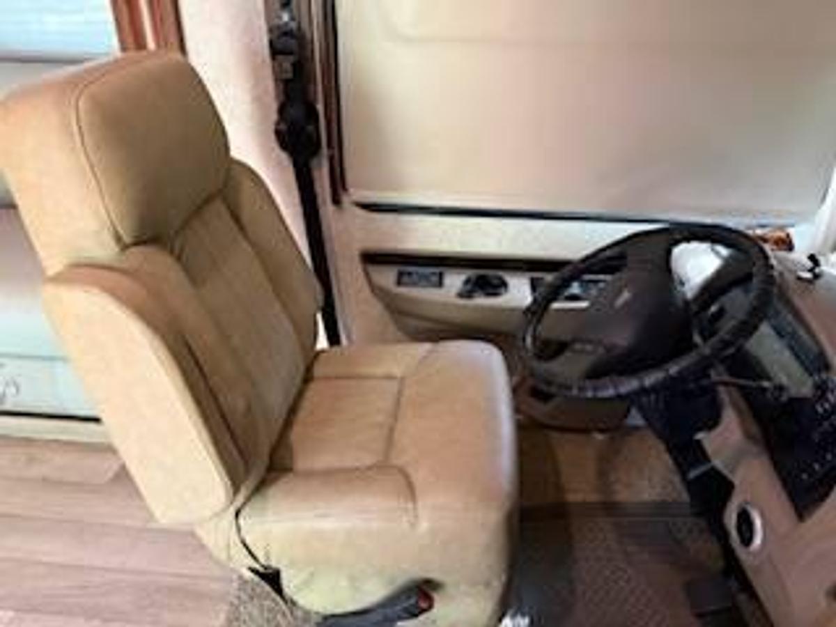 Used 2014 Forest River Georgetown XL 352Q