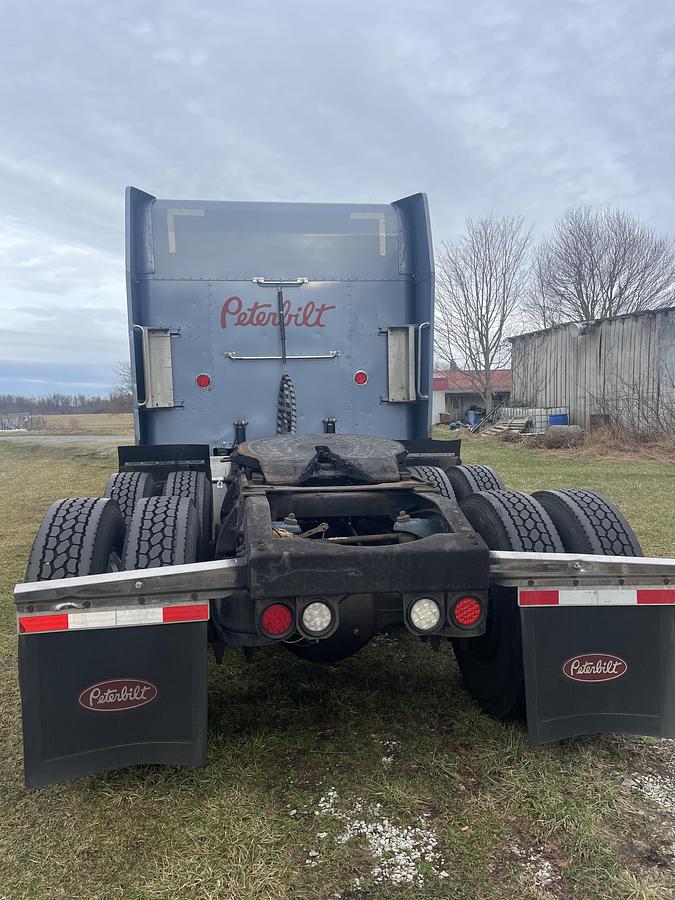 Used 1996 Peterbilt 379 Conventional Sleeper Semi