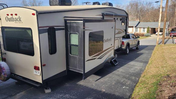 Used 2015 Keystone Outback Superlite 286FRL