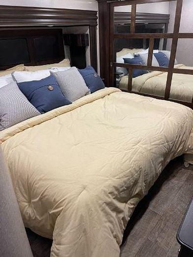 Used 2019 Jayco North Point 379DBFS