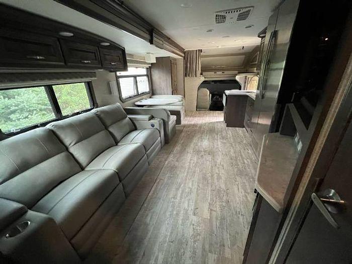 Used 2022 Jayco Seneca 37K