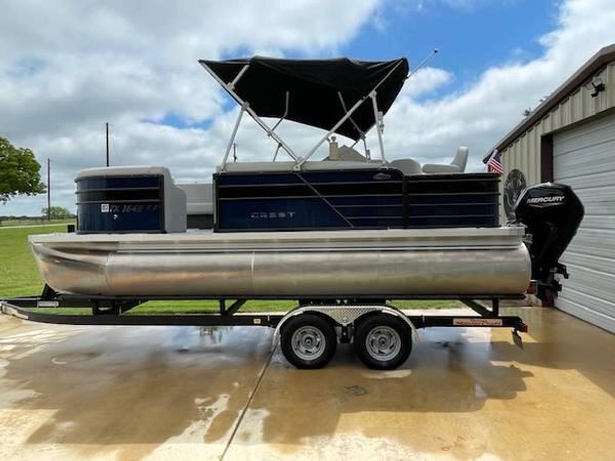 Used 2021 Crest Classic Fish Pontoon