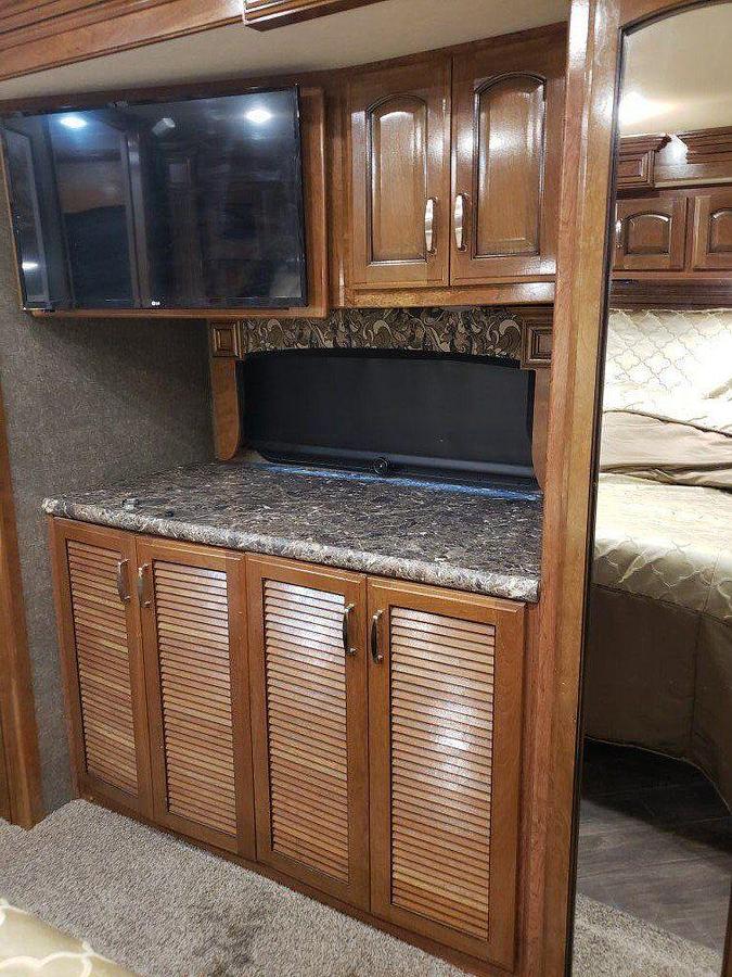 Used 2018 Holiday Rambler Endeavor XL 38N  360 XCM Diesel Pusher Motorhome