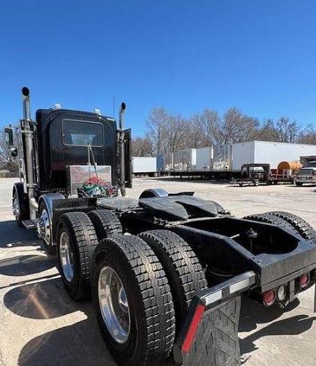Used 2006 Peterbilt 378