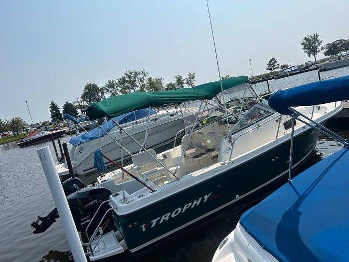 Used 2005 Trophy 2002 Walkaround