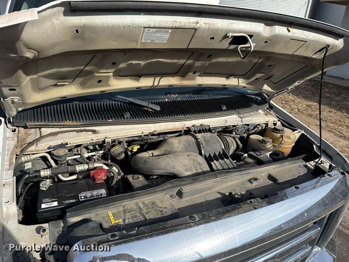 Used 2012 Ford E350 Super Duty Box Truck