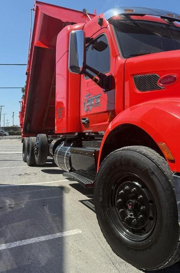 Used 2015 Peterbilt 579 End Dump Truck