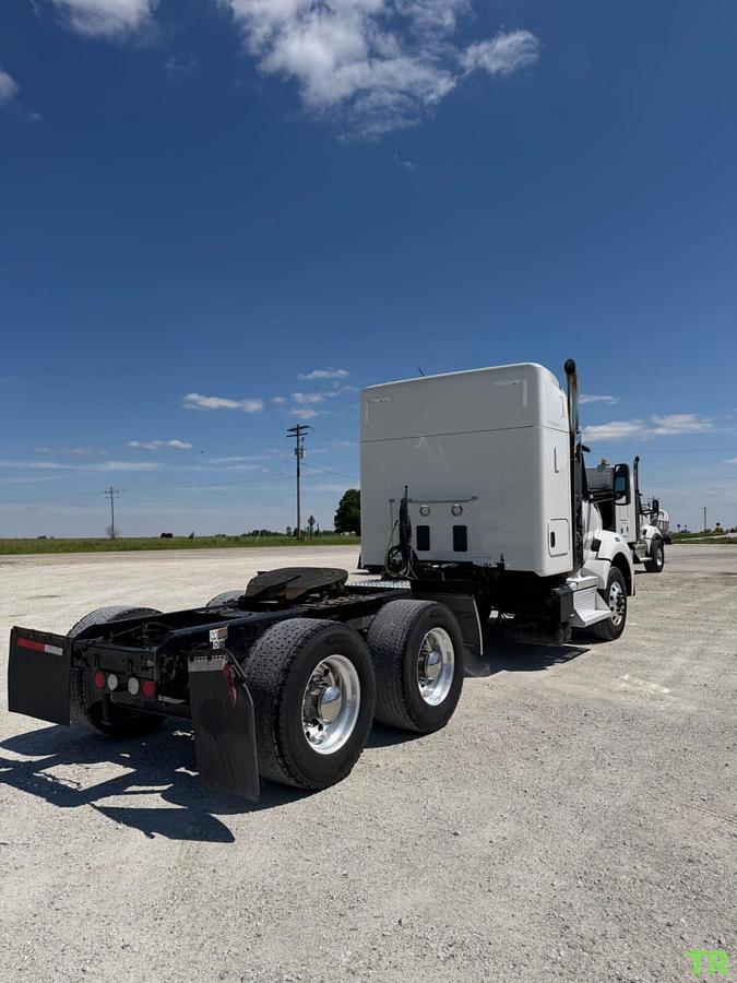 Used 2021 Kenworth T880