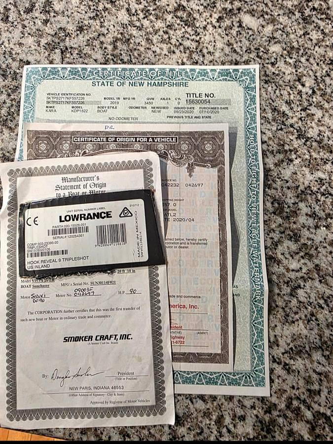 Used 2021 Smoker Craft Sun Chaser Vista 20 LR Pontoon Boat with Trailer