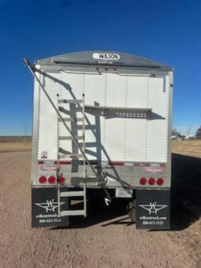 Used 2015 Wilson Hopper Grain Trailer