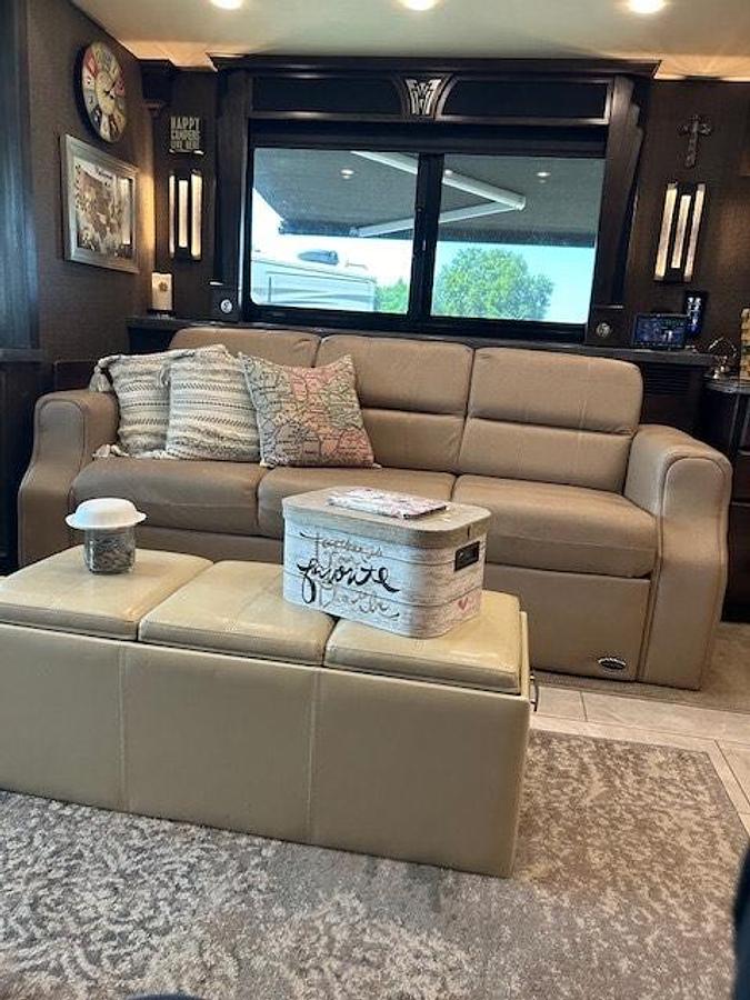 Used 2017 Tiffin Phaeton 44OH