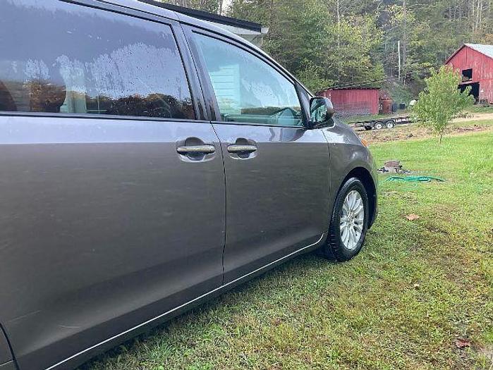 Used 2015 Toyota Sienna XLE