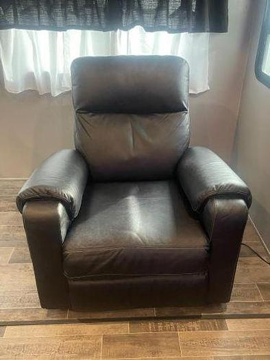 Used 2017 Highland Ridge Open Range Roamer RT323RLS