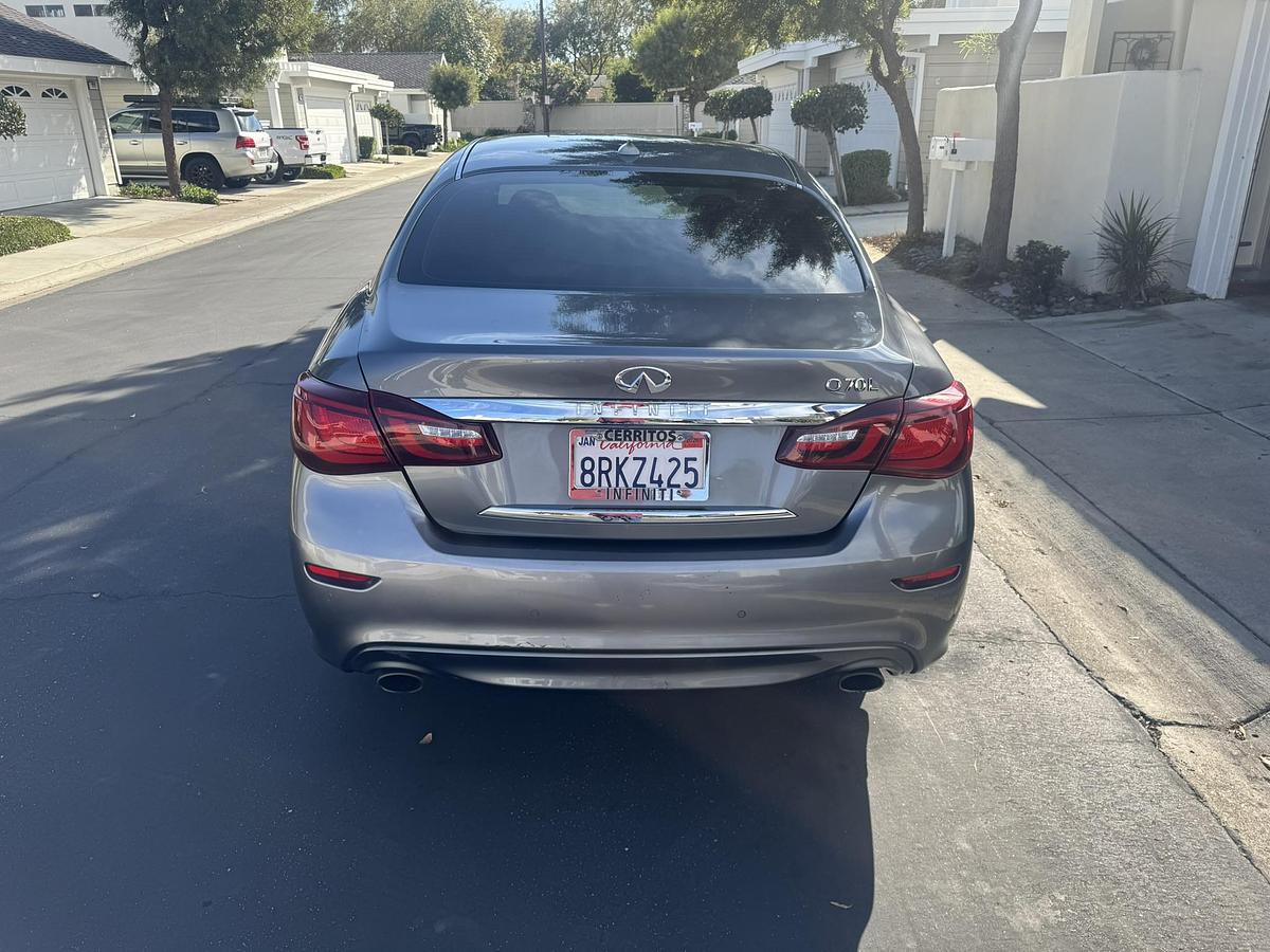 Used 2016 Infiniti Q70