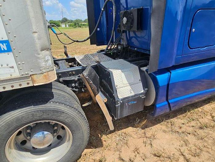 Used 2013 KENWORTH T700