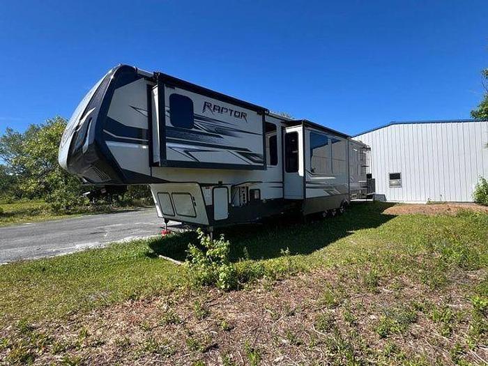 Used 2018 Keystone Raptor 428SP